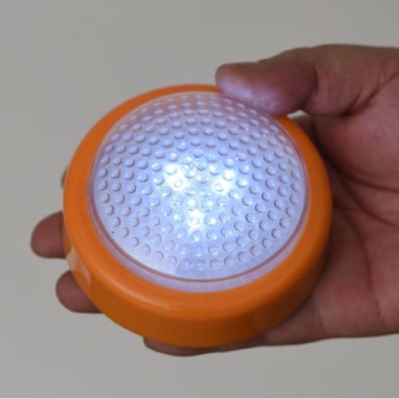 Set of 2 led battery operated step touch push lights working! - Picture 1 of 3